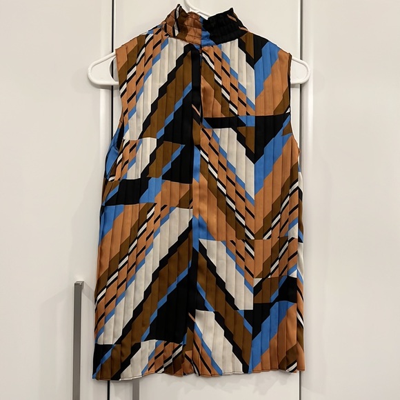 ✨MASSIMO DUTTI✨ Sleeveless Blouse - US 2 - Picture 3 of 7